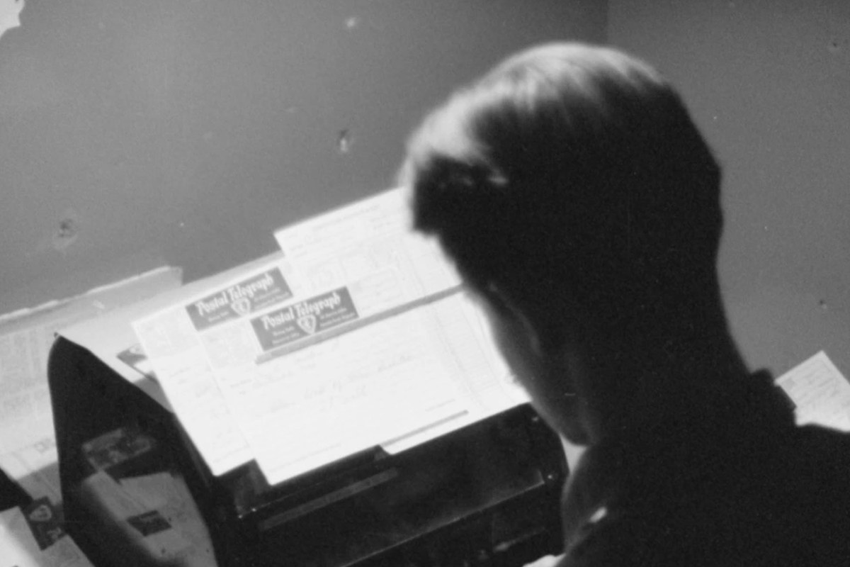 Typewriter and paper for travel notes